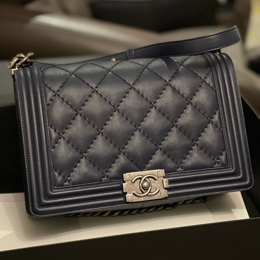 calfskin &ruthenium-finish Metal medium boy Chanel